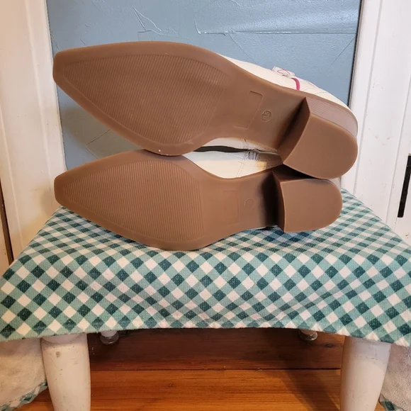 Pioneer Woman - Floral Embroidered White Ankle Boots - Picture 4 of 5